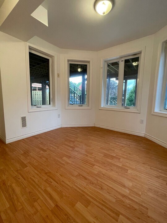 169 Clair Rd W in Guelph, ON - Building Photo