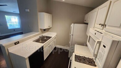 1347 Keys Crossing Dr NE in Atlanta, GA - Building Photo - Building Photo