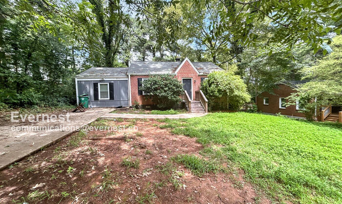 2168 Rexford Dr in Decatur, GA - Building Photo