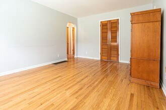 2728 Riedling Dr in Louisville, KY - Building Photo - Building Photo