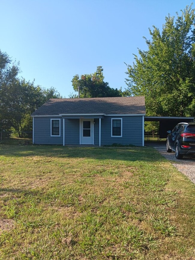 property at 4020 Thomas Dr