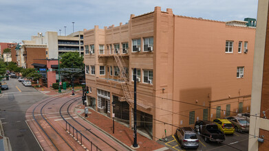 230-234 W Bute St in Norfolk, VA - Foto de edificio - Building Photo