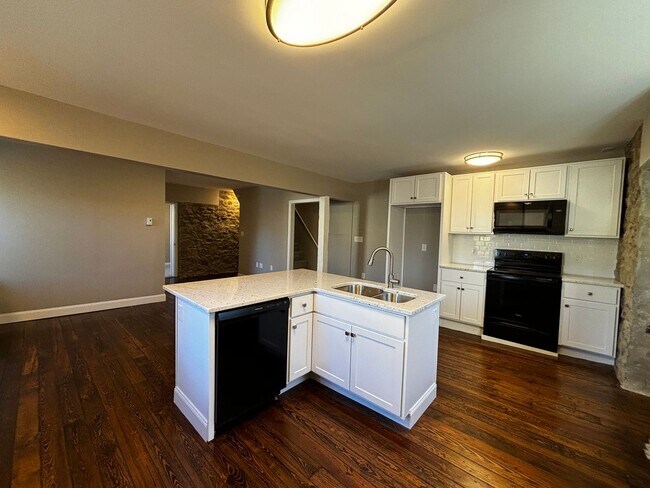 5473 Main St in Hokendauqua, PA - Building Photo - Building Photo