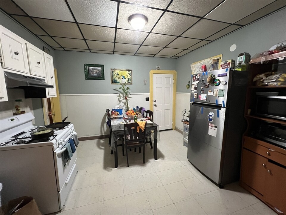 21 Bloomingdale St, Unit #2 in Chelsea, MA - Building Photo