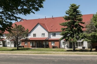 Southwind Village in Burnsville, MN - Building Photo - Building Photo