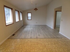 25512 Minkler Rd in Sedro Woolley, WA - Building Photo - Building Photo