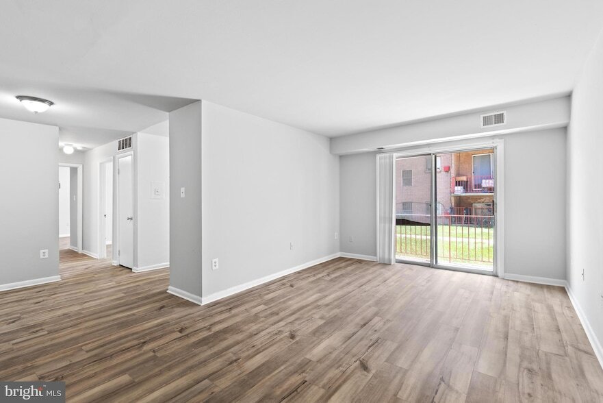 225 43rd Rd NE, Unit 104 in Washington, DC - Building Photo