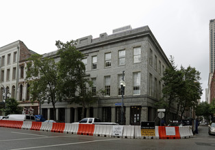 Canal Bank Apartments in New Orleans, LA - Building Photo - Building Photo