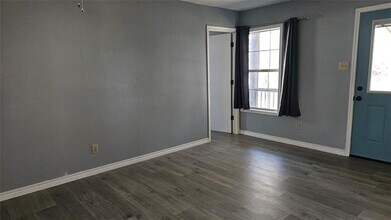 309 N Main in Trenton, TX - Building Photo - Building Photo