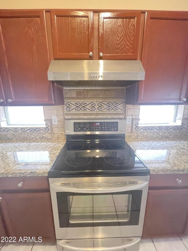 6670 W Acapulco Ln in Glendale, AZ - Building Photo - Building Photo