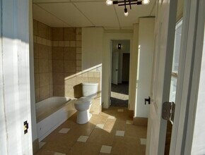 2501 Poppleton Ave in Omaha, NE - Building Photo - Building Photo