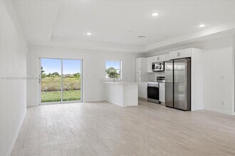 917 Hepburn Ave in Lehigh Acres, FL - Building Photo - Building Photo