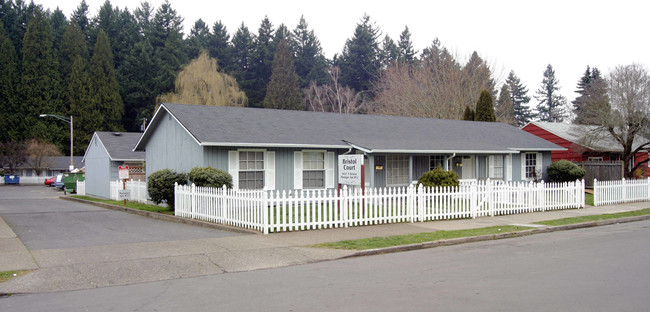 Bristol Court Apartments in Portland, OR - Building Photo - Building Photo