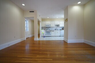 12 Dean Rd in Brookline, MA - Building Photo - Building Photo
