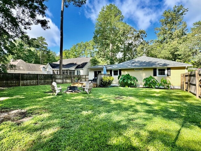 1001 Tulip Dr in Chesapeake, VA - Building Photo - Building Photo
