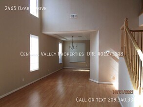 2465 Ozark Dr in Tracy, CA - Building Photo - Building Photo
