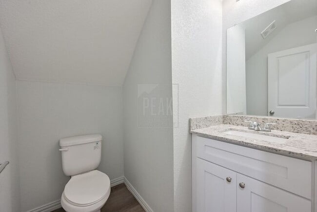 1612 Ash Crescent St in Fort Worth, TX - Building Photo - Building Photo