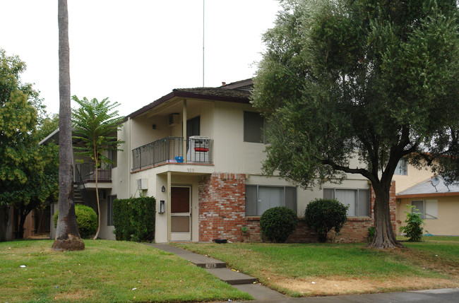 929 Carro Dr in Sacramento, CA - Foto de edificio - Building Photo