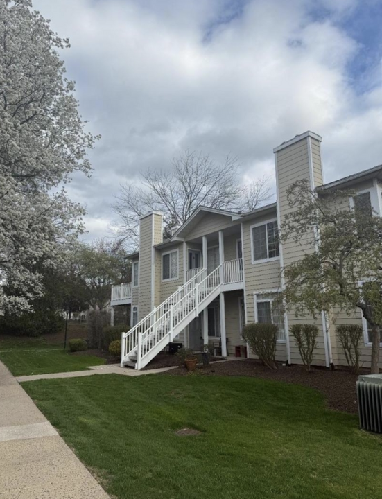 18 Wentworth Rd in Bedminster, NJ - Building Photo