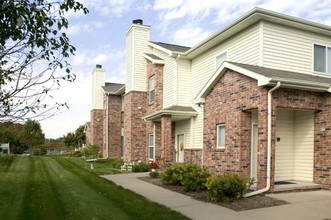 Crown Park by Broadmoor in Omaha, NE - Foto de edificio - Building Photo