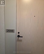 8 Interchange Wy in Vaughan, ON - Building Photo - Building Photo