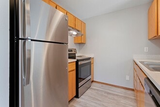 Donna Court in Beaverton, OR - Building Photo - Building Photo