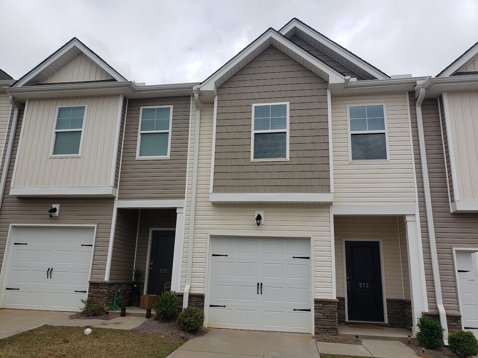 213 Highline Trl in Greenville, SC - Building Photo