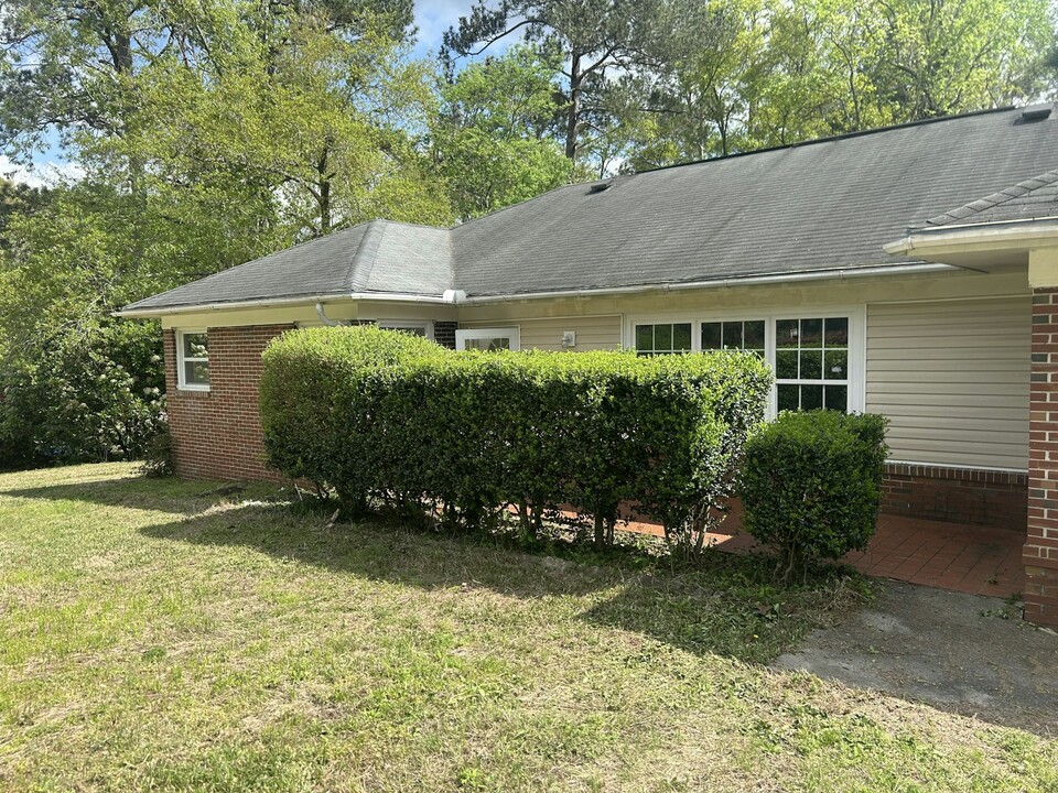 1011 Ave Of Pines in Macon, GA - Building Photo