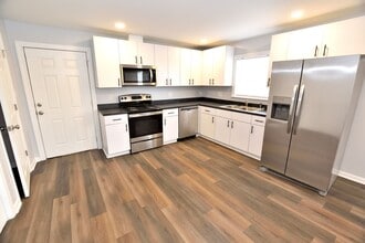 323 S Sally Jenkins St in Pinetops, NC - Building Photo - Building Photo
