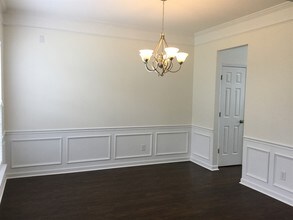 4496 Fairport Ct in High Point, NC - Foto de edificio - Building Photo