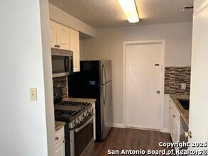 5622 Frst Lk St in San Antonio, TX - Building Photo - Building Photo