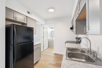 3160 W Greenwood St in Springfield, MO - Building Photo - Building Photo