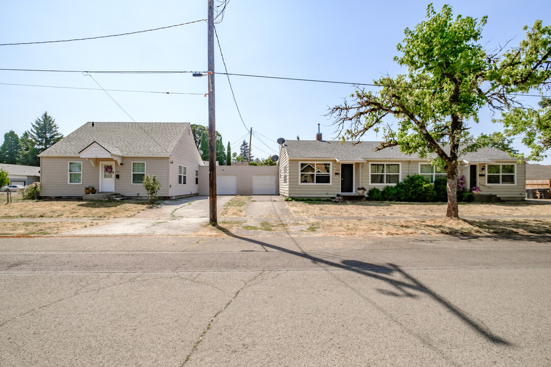 260 E Sherman St in Lebanon, OR - Building Photo