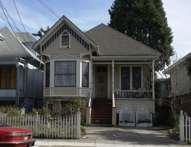 1174 Park Ave in Alameda, CA - Building Photo - Building Photo