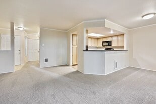 Fairway Lane Apartments in Bremerton, WA - Building Photo