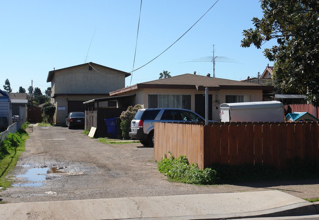 1961 Donax Ave in San Diego, CA - Building Photo