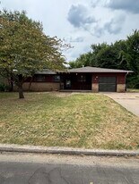 852 N Xenophon Ave in Tulsa, OK - Building Photo