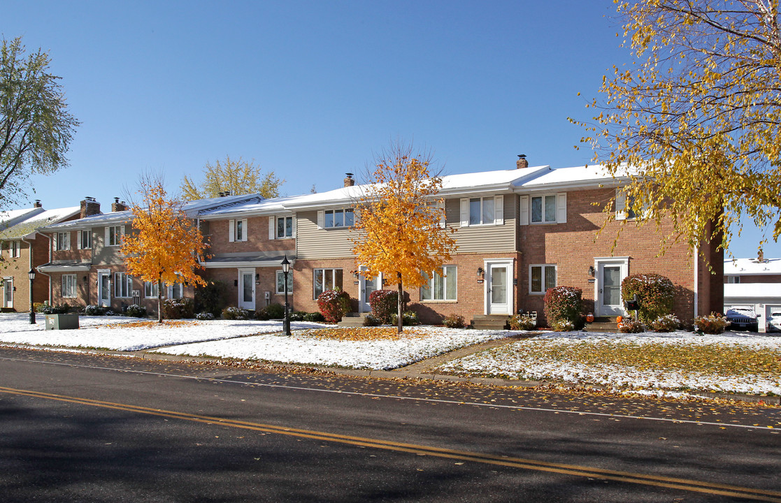 1993 Desoto St N in Maplewood, MN - Building Photo