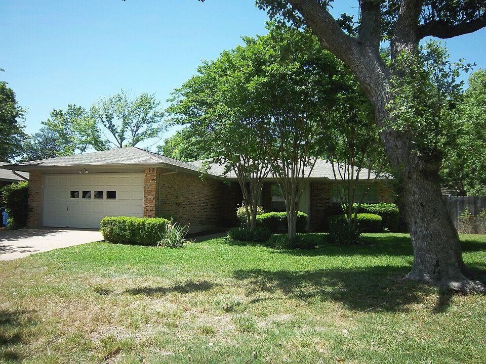 11804 Knights Bridge in Austin, TX - Building Photo