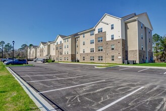 Tate Commons in New Bern, NC - Building Photo - Building Photo