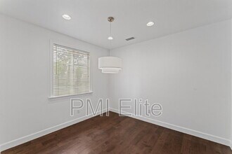 24619 Montevista Cir in Santa Clarita, CA - Building Photo - Building Photo