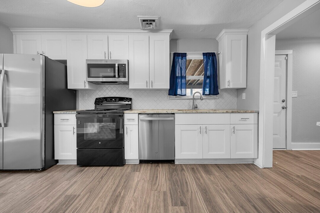 4212 Bart St in Portsmouth, VA - Building Photo