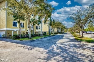 10090 Lake Cove Dr in Ft. Myers, FL - Building Photo - Building Photo