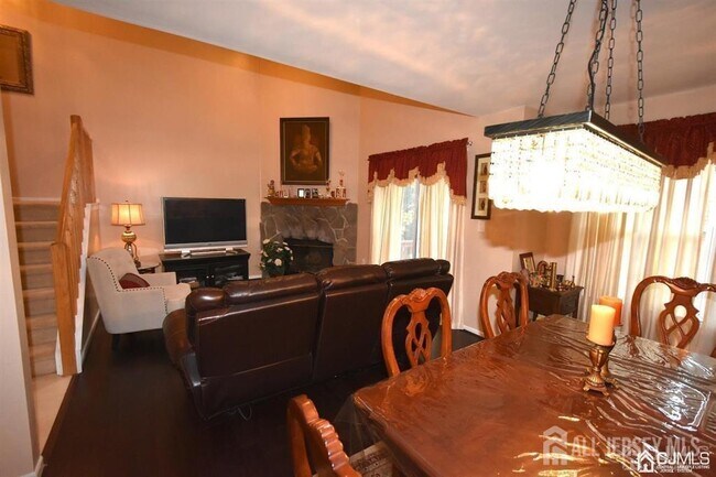 42 Heather Ct in Monmouth Junction, NJ - Building Photo - Building Photo