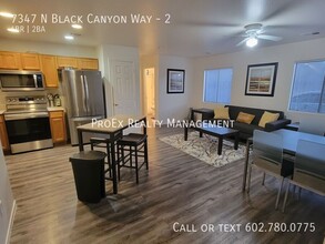 7347 N Black Cyn Hwy-Unit -2 in Phoenix, AZ - Building Photo - Building Photo