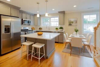 63 Bacon St in Waltham, MA - Building Photo - Building Photo