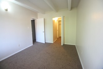 The Club Apartments in Lakewood, CO - Building Photo - Building Photo