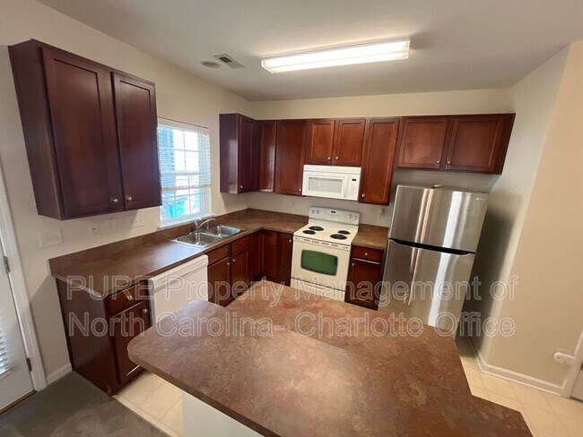 6531 Avonlea Ct in Charlotte, NC - Building Photo - Building Photo