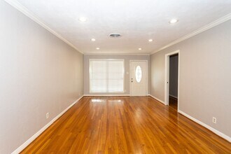 4321 Costa Rica Rd in Houston, TX - Foto de edificio - Building Photo