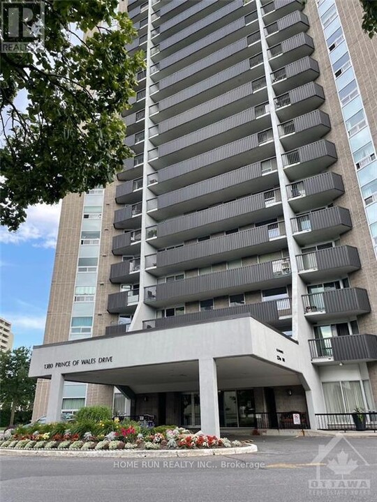 1380-1380 Prince of Wales Dr in Ottawa, ON - Building Photo